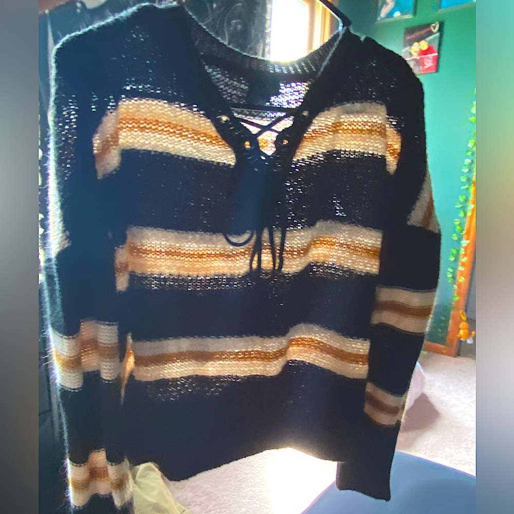 Black, White & Gold Knitted Adjustable Chest Sweater; Size M